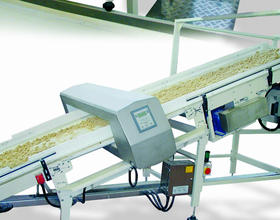 Power conveyor for fresh dough